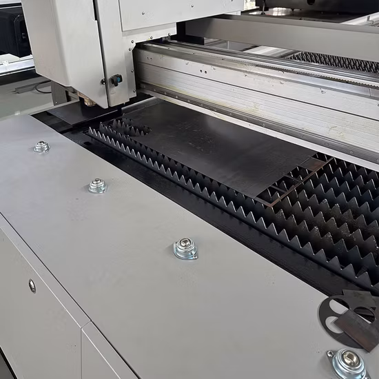 CNC Fiber Metal Laser Cutting Machine, 1kw/1.5kw/2kw/3kw Cutter with CE Certification for Sale